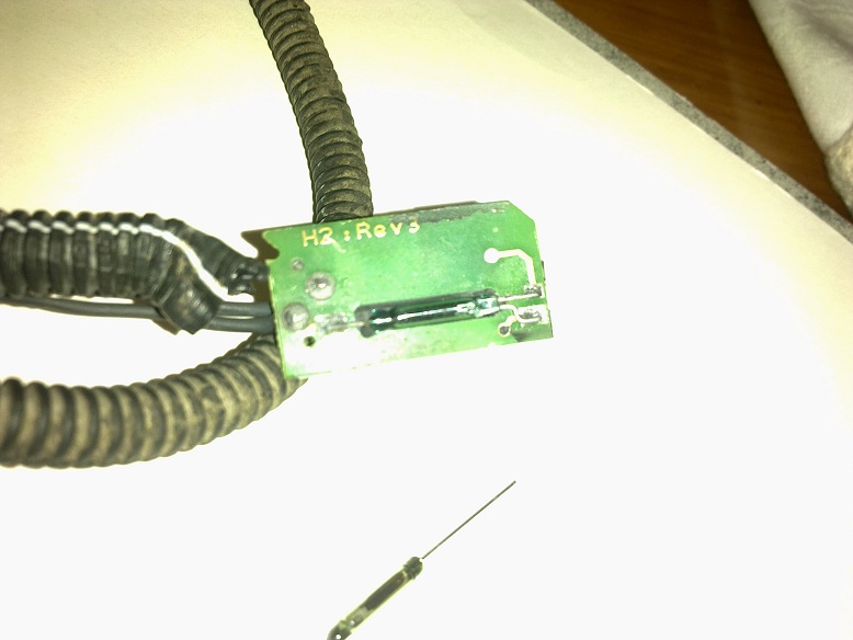 Reed switch was broken! When fuel cap is present resistance is about